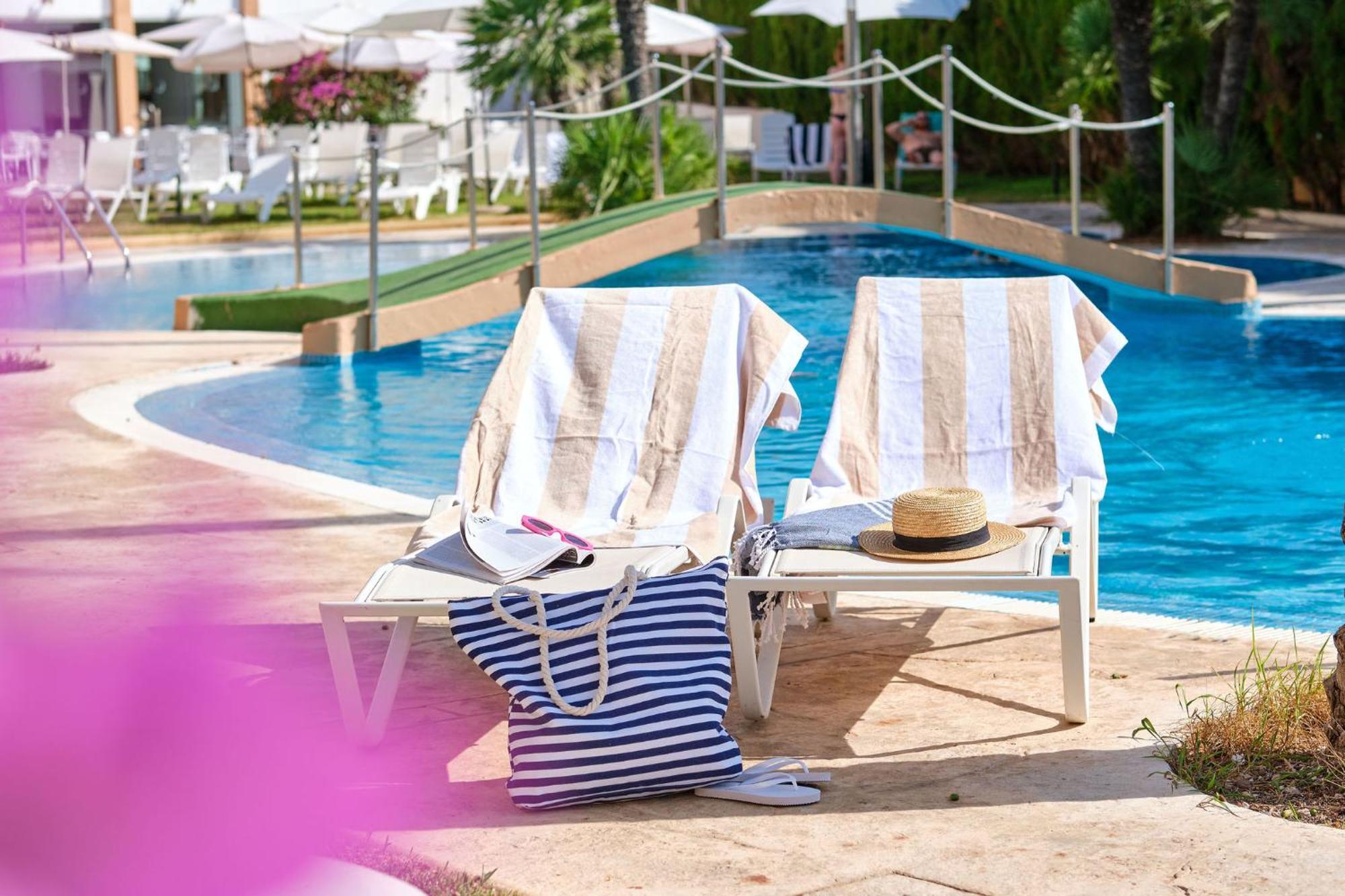 Hotel Illot Suites カラ・ラトハダ エクステリア 写真
