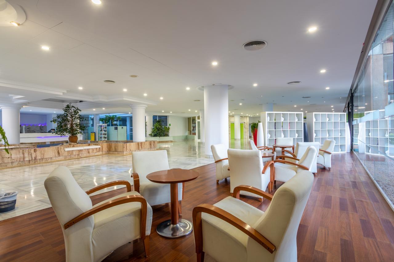 Hotel Illot Suites カラ・ラトハダ エクステリア 写真